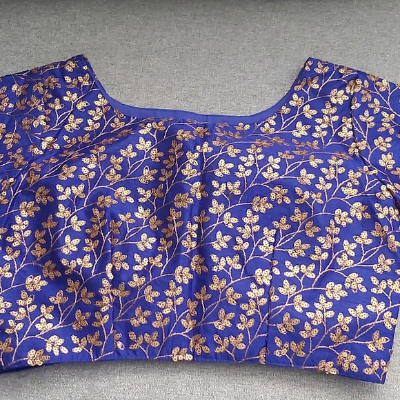 Lehenga choli dupatta - Picture 3 of 4